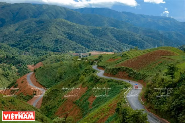 Paso de montaña Pha Din, en la provincia de Dien Bien (Foto: VNA)