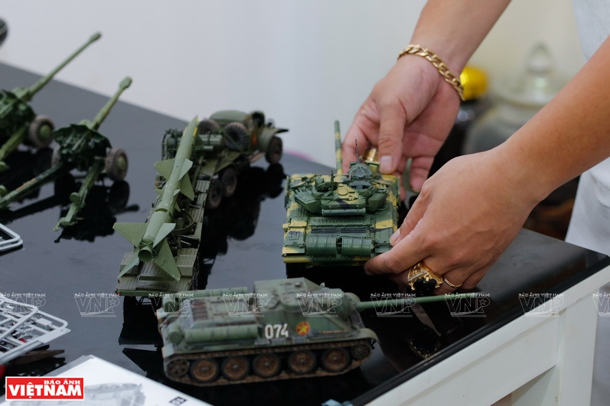  El tanque de batalla T90 se encuentra entre más de 100 modelos de armas militares fabricados por Quang. (Foto: VNA) 