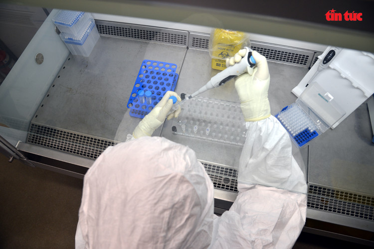 El vehículo-laboratorio puede analizar alrededor de 400 muestras por día (Fuente: VNA)