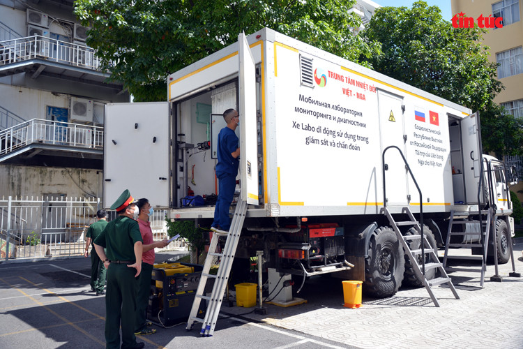 El vehículo-laboratorio se ubica en la sucursal para el sur del Centro Tropical Vietnam-Rusia (Fuente: VNA)