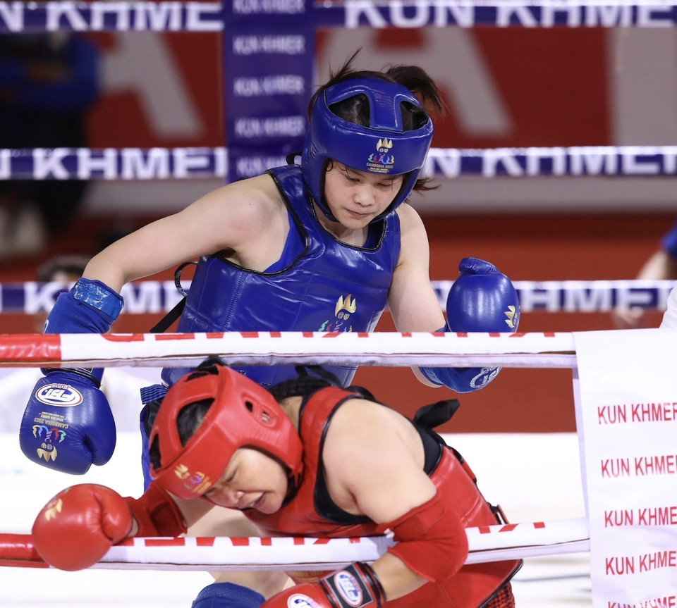 Bang Thi Mai, obtuvo la tercera medalla de oro para el equipo de Kun Khmer de Vietnam en la categoría de peso femenino de 60 kilogramos en los SEA Games 32 (Fuente: VNA)