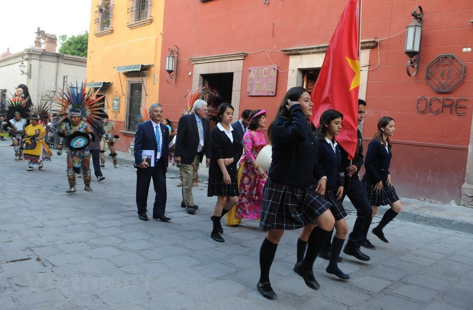 La delegación vietnamita participa en el desfile (Fuente:VNA)