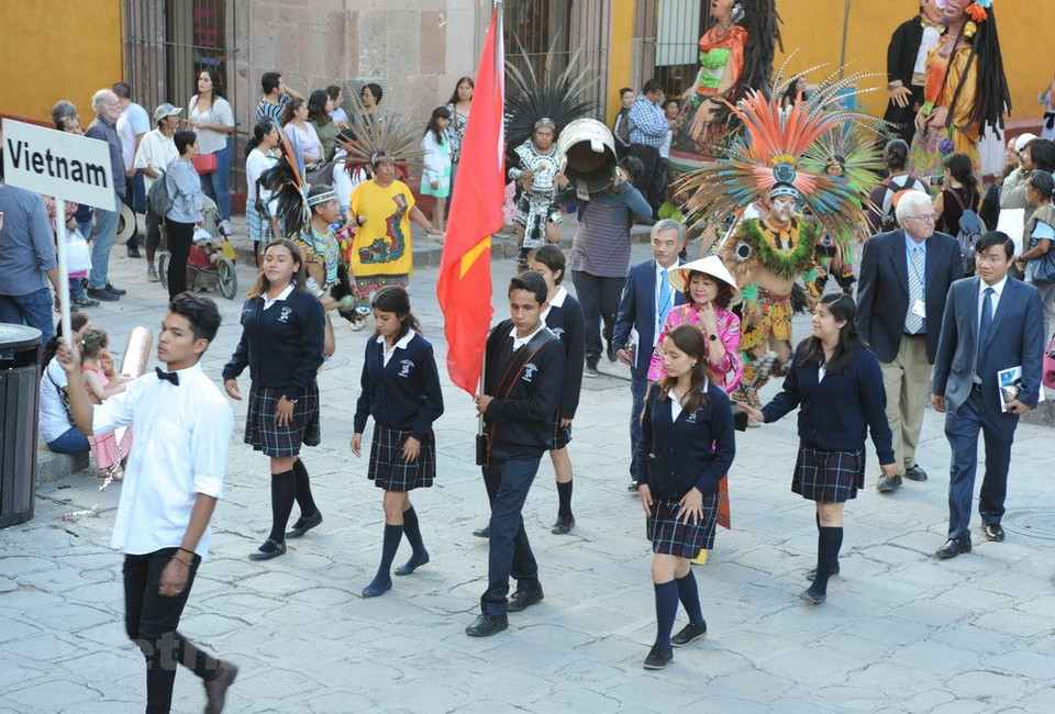 La delegación vietnamita participa en el desfile (Fuente:VNA)