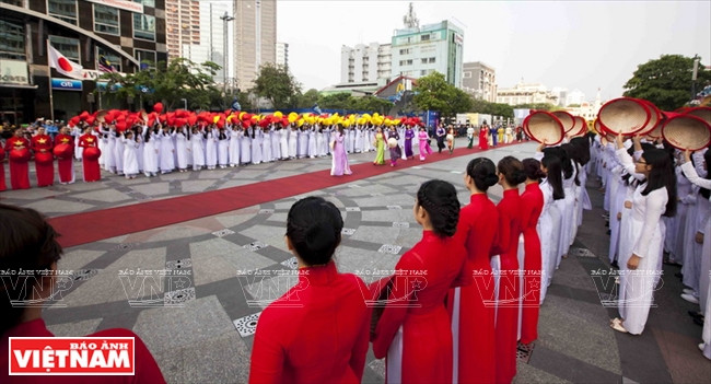 Una parte del Festival de Ao dai en Ciudad Ho Chi Minh 2017 (Fuente: VNA)