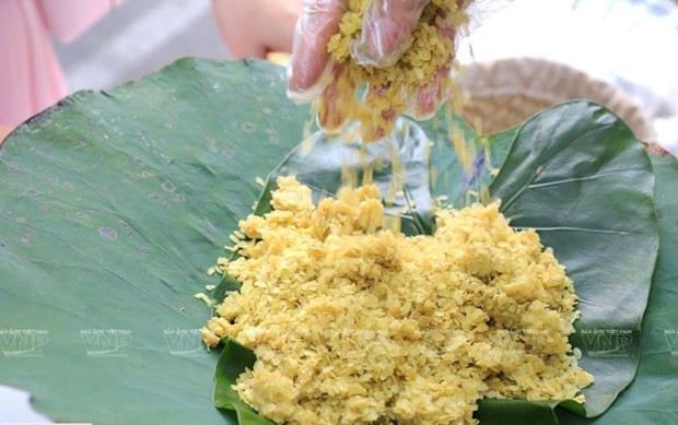 El arroz verde glutinoso es originario del norte de Vietnam. Se recolecta cuando todavía está verde y, posteriormente, se aplasta ligeramente y se seca. Para los hanoyenses el mejor arroz verde es el de la aldea de Me Tri (Fuente: VNA)