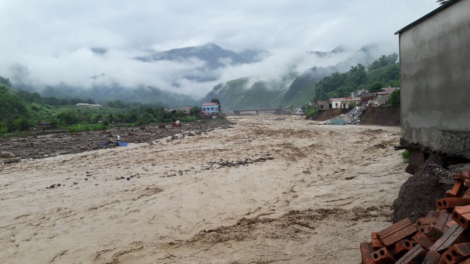 Desastres naturales provocan pérdidas humanas y materiales en Vietnam