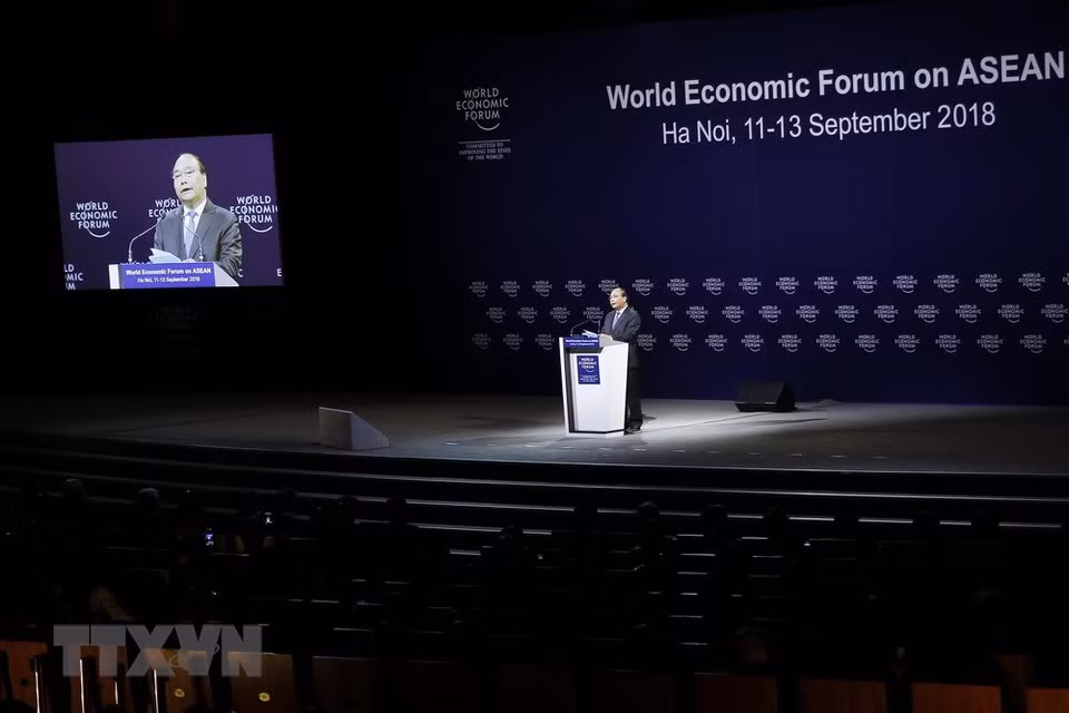 El primer ministro Nguyen Xuan Phuc interviene en la sesión de apertura. (Fuente: VNA)
