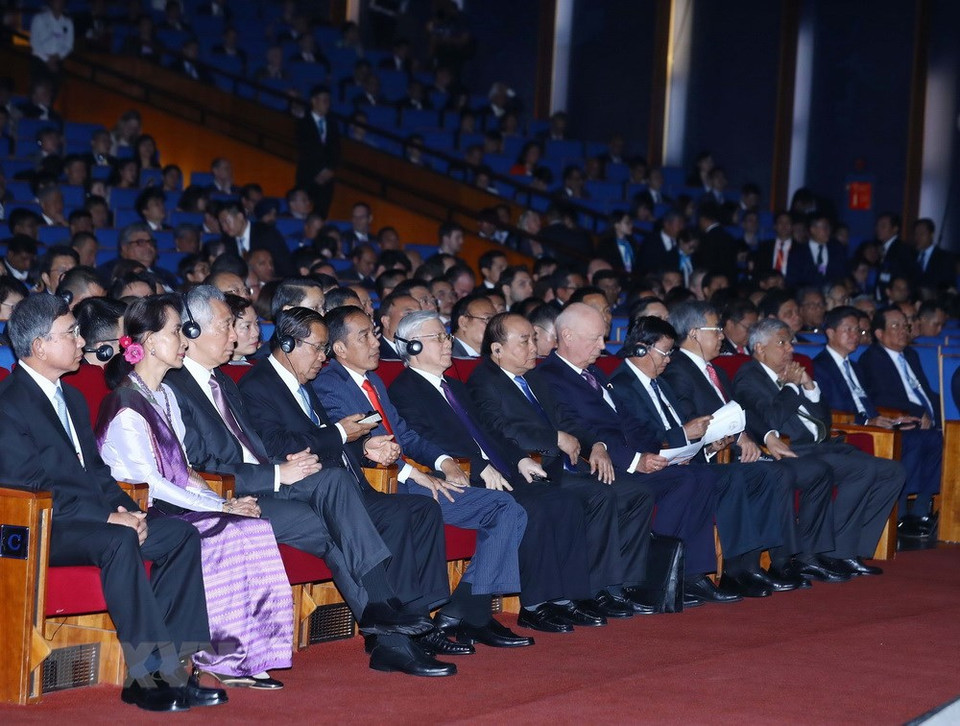 Participantes en la sesión de apertura de FEM-ASEAN 2018. (Fuente: VNA)