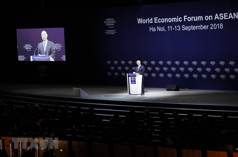 Klaus Schwab, fundador y director ejecutivo del FEM, interviene en la sesión de apertura. (Fuente:VNA)