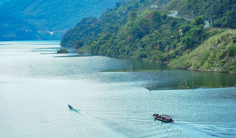Barcos en el lago hidroeléctrico Son La (Fuente: VNA)