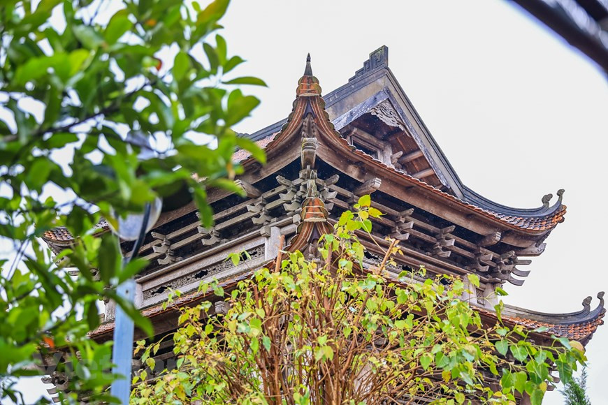 Historias recogidas en libros reflejan la vida del maestro zen Duong Khong Lo, quien nació en una familia pescadora en el pueblo de Giao Thuy, Ha Thanh, donde ahora se localiza el distrito de Giao Thuy, de la provincia de Nam Dinh. A los 29 años de edad, se convirtió en un monje.Con la intención de practicar el budismo, en 1060, fue a la India. Al año siguiente, bajo la dinastía del rey Ly Thanh Tong, regresó al país y construyó la pagoda Nghiem Quang, que es la actual pagoda Keo. Reverenciado como el noveno patriarca de la secta zen vietnamita, viajó a muchos lugares del Norte de Vietnam con el propósito de construir pagodas y propagar el budismo. (Foto: Vietnamplus)