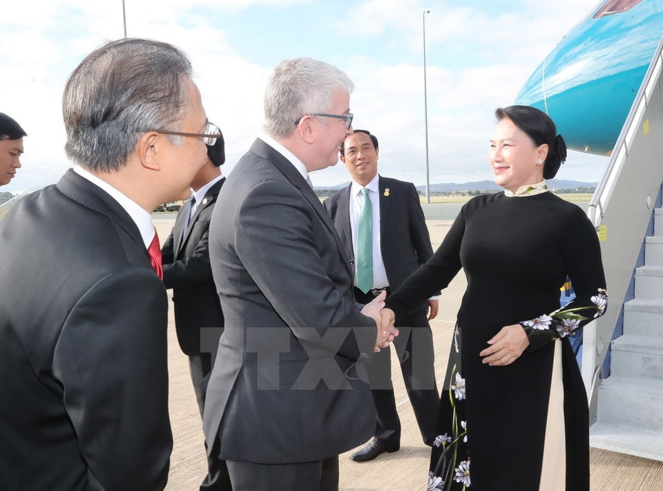 Funcionarios australianos recibieron a Kim Ngan en el aeropuerto (Fuente: VNA)