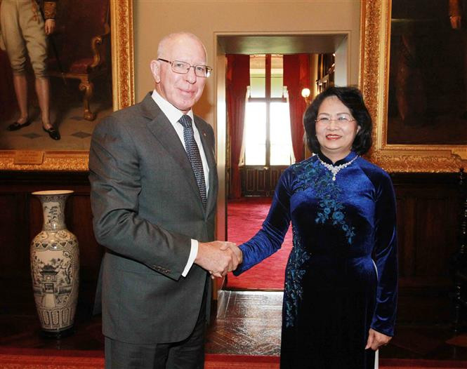 La vicepresidenta de Vietnam, Dang Thi Ngoc Thinh, se reunió con el gobernador de Nueva Gales del Sur, David Hurley. (Fuente: VNA)