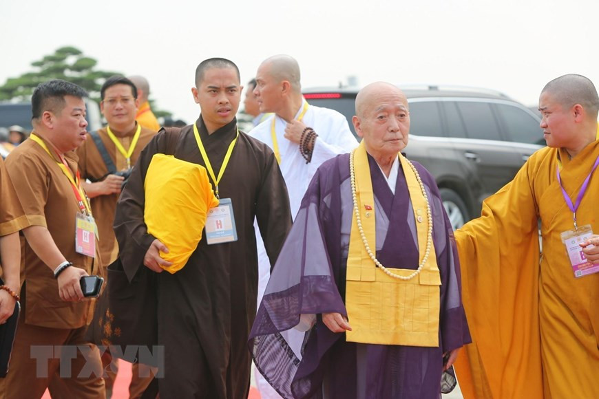 Dignatarios, monjes, seguidores budistas y visitantes (Fuente: VNA)