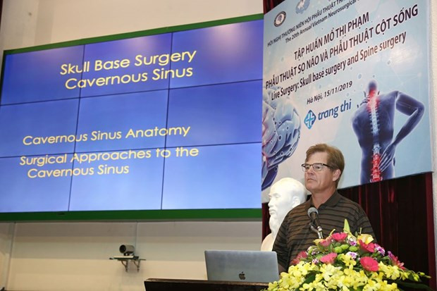 Un experto extranjero presenta su ponencia. (Foto: Vietnam+)