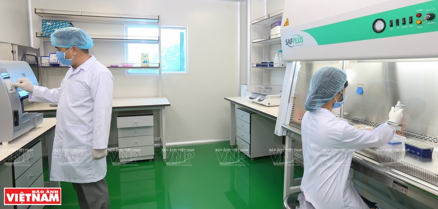 La institución incluye diez salas para procesar y analizar muestras de ADN de los restos de mártires y sus familiares. 