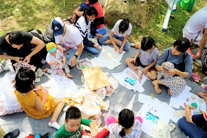 El Festival Creativo KHOE 2019 comprende un conjunto de exhibiciones artísticos, así como actividades de entretenimiento y de compra “verde” (Foto: Vietnam+)