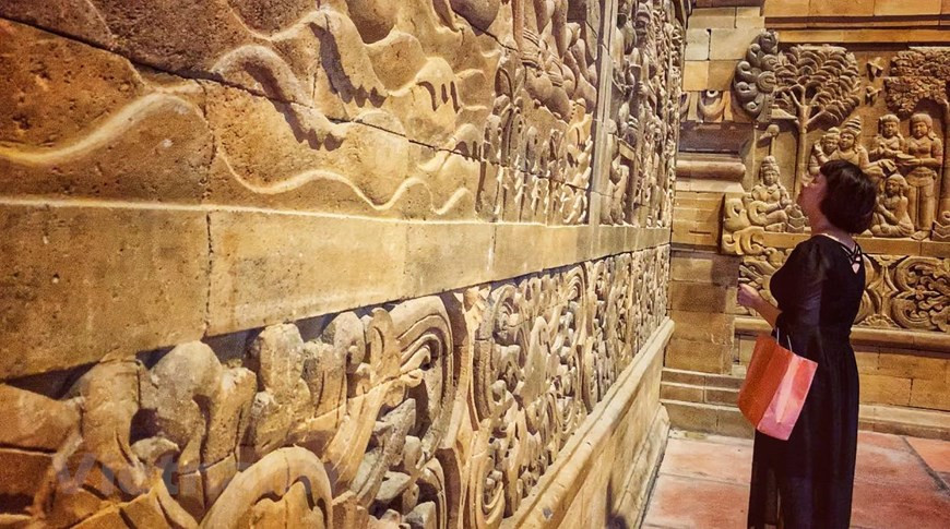 La mayoría de los budistas y turistas que llegan a la pagoda Tam Chuc están impresionados por los relieves hechos de roca volcánica. (Fuente: Vietnam+)