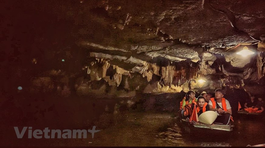 La belleza de una cueva en Trang An (Foto: Vietnamplus)