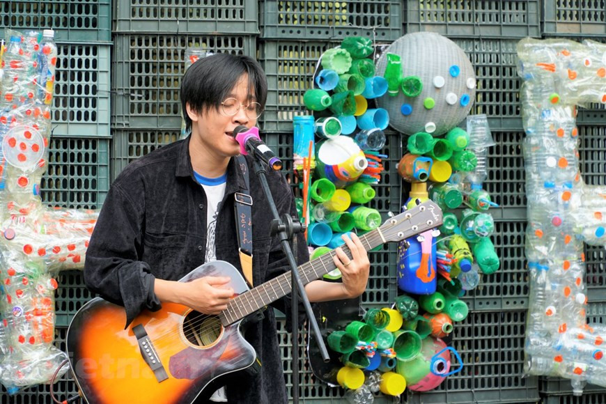 Presentación artística en el evento (Foto: VNA)