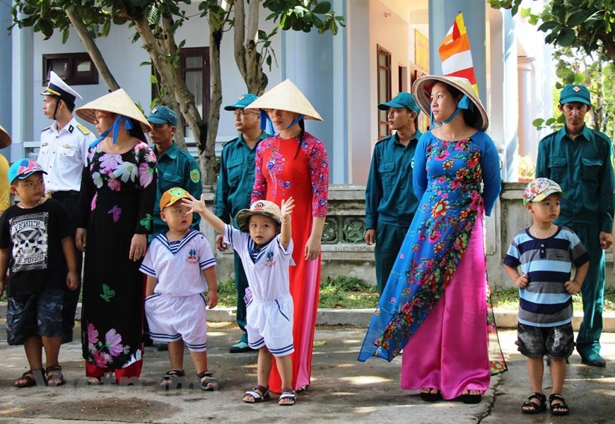 Presentes en Truong Sa, reporteros de VietnamPlus contemplan con sus propios ojos el vigor y los estrechos vínculos entre los soldados y pobladores locales. (Fuente: VietnamPlus)