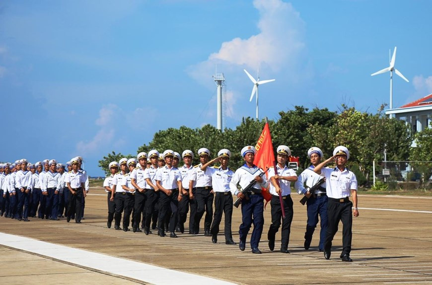 Saludo a la bandera nacional. (Fuente: VietnamPlus)