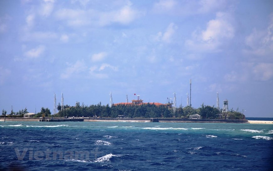 Saludo a la bandera nacional. (Fuente: VietnamPlus)