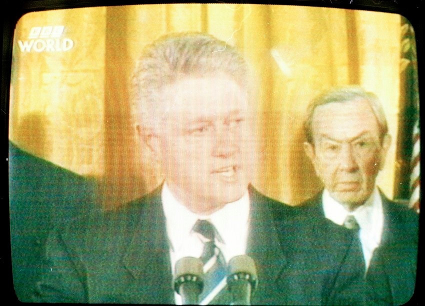 La noche del 11 de julio de 1995, BBC Television transmitió un programa especial en el cual el presidente Bill Clinton declaró la normalización de las relaciones diplomáticas con Vietnam.