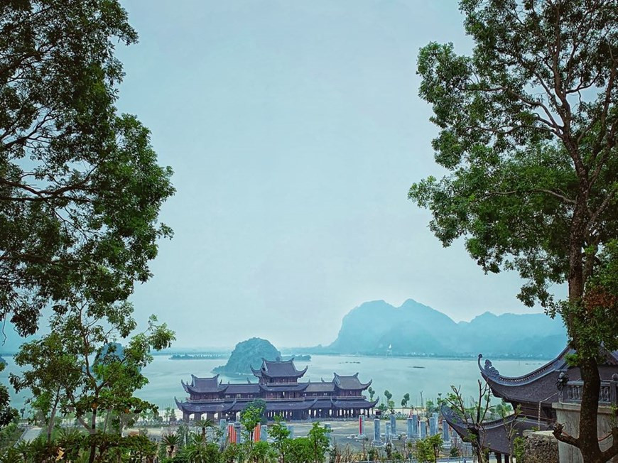 Cubierto por bosques verdes y lagos, los paisajes en Tam Chuc son tan bellos como una obra artística gigante trazada con líneas elegantes creadas por la naturaleza. (Fuente: Vietnam+)