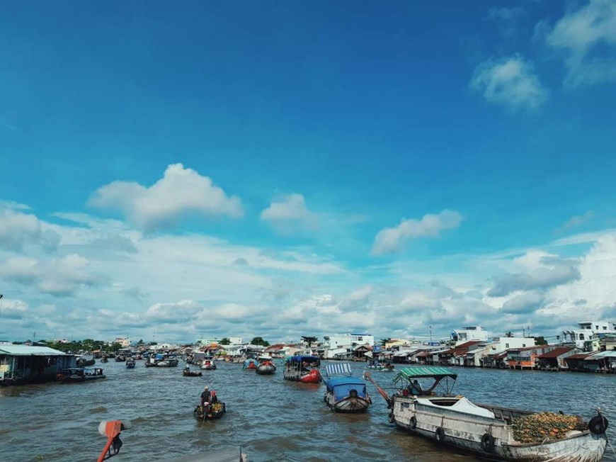 Es imperdonable llegar a Can Tho sin visitar los mercados flotantes, para contemplar la belleza de los ríos y canales del sur de Vietnam y probar las especialidades agrícolas locales. (Fuente: Vietnam+)