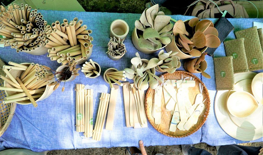 Los objetos exhibidos en la ocasión están hechos a partir de los materiales cotidianos (Foto: Vietnam+)