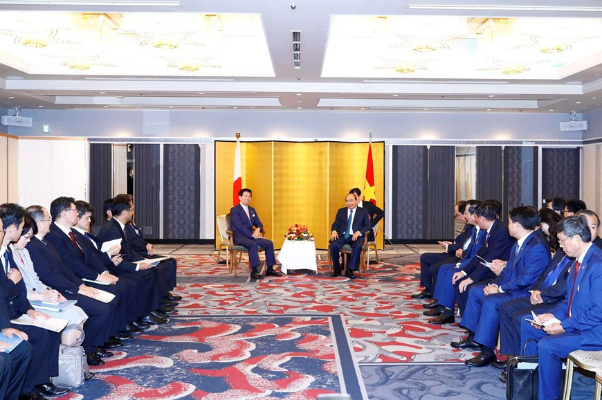El primer ministro de Vietnam, Nguyen Xuan Phuc, sostiene conversaciones con el gobernador de la prefectura japonesa de Chiba, Morita Kensaku (Foto: VNA)