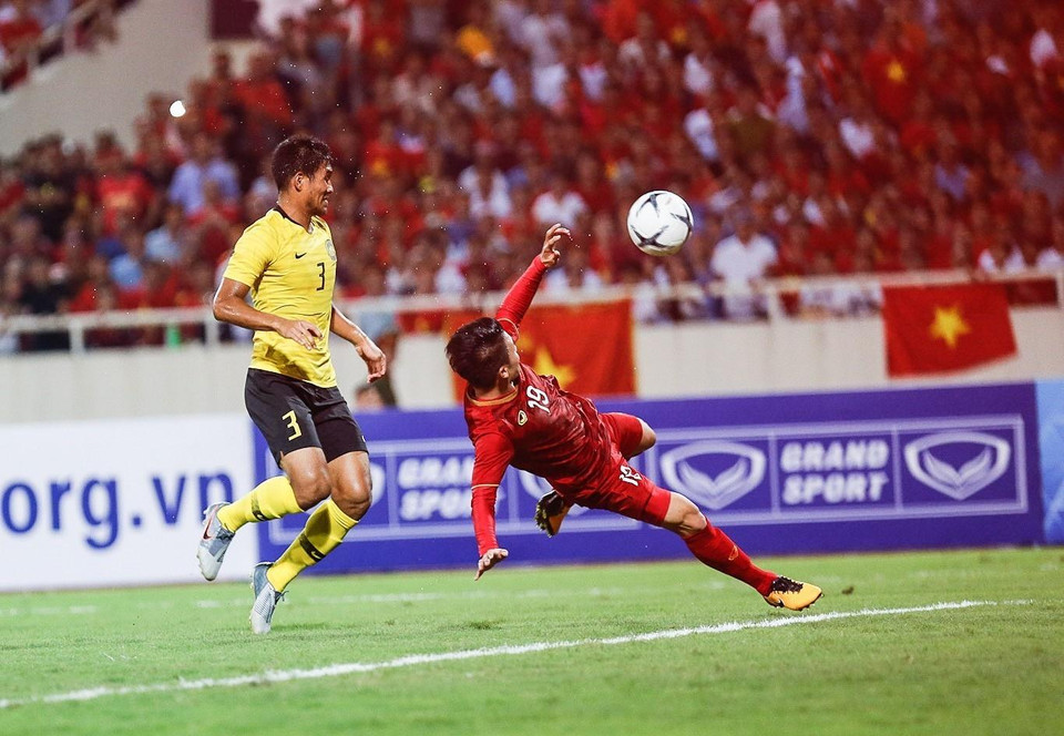 El espectacular gol de volea de Quang Hai en el minuto 40 (Fuente: VNA)