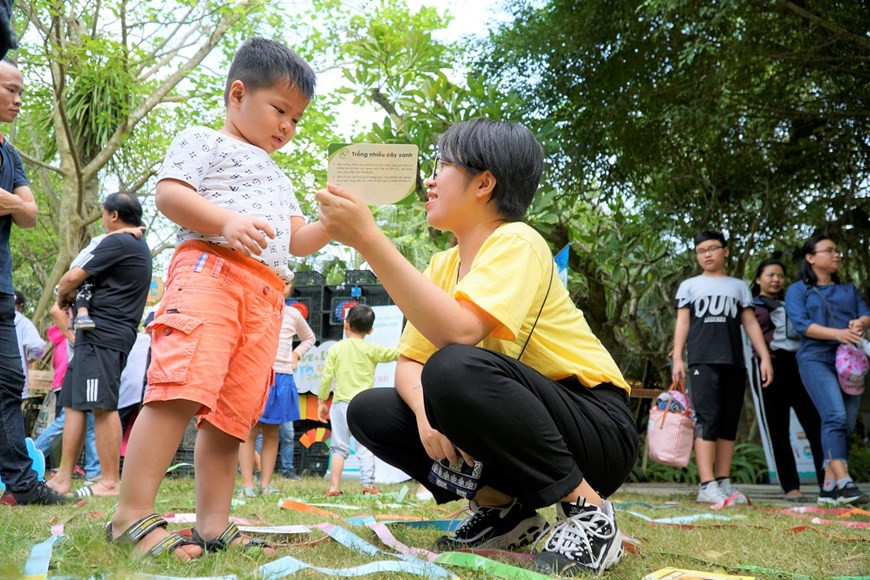 Los niños participan en los juegos de entretenimiento (Foto: Vietnam+)