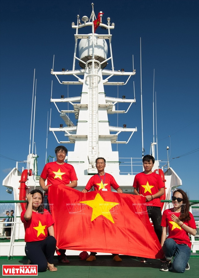 En el barco KN - 490. 