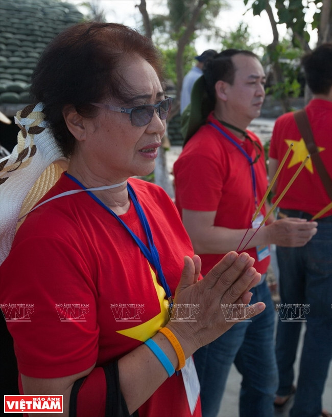 Rinden homenaje a combatientes caídos en la isla Truong Sa Lon.