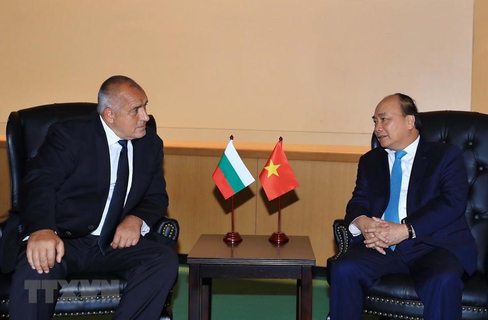 El premier Nguyen Xuan Phuc y su homólogo de Bulgaria, Boyko Borisov (Fuente: VNA)