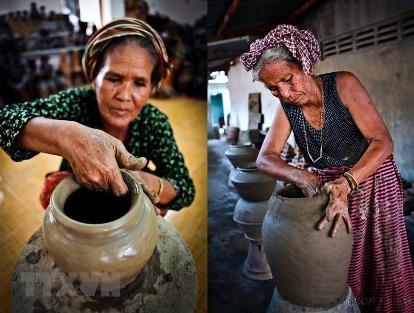 Artistas de la aldea de Bau Truc, en la provincia de Ninh Thuan. (Fuente: VNA)