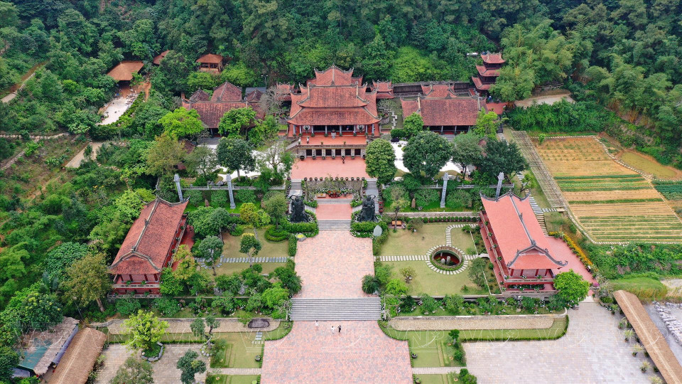 La pagoda Dia Tang Phi Lai, cuyo nombre original fue Dung, se sitúa en la provincia de Ha Nam a unos 70 kilómetros de Hanoi, y posee un ambiente tranquilo, diferente a la vida urbana. (Fuente: VNA)