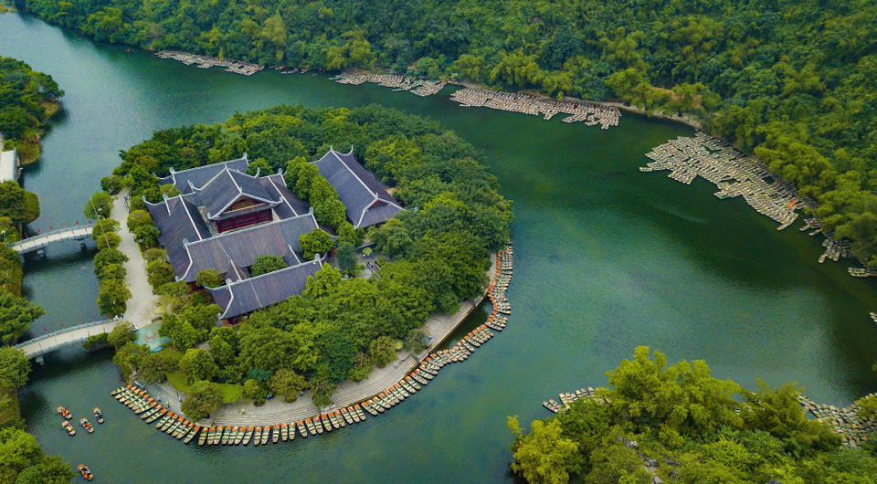 El complejo paisajístico de Trang An, reconocido como Patrimonio Cultural y Natural Mundial por UNESCO, es un destino turístico destacado no solo en Vietnam sino también en el sudeste asiático y en el mundo. (Foto: VNA)