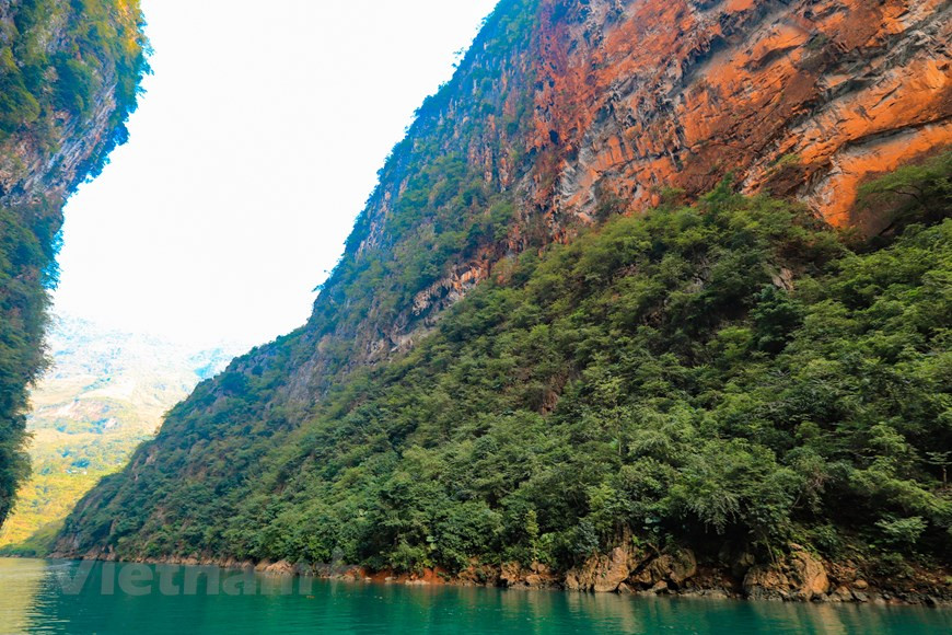 El río Nho Que se origina en la región montañosa de Nghiem Son (Yunnan, China) y fluye hacia Vietnam a través de las provincias de Ha Giang y Cao Bang. (Fuente: Vietnam+)