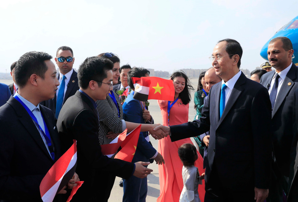 Representantes del gobierno egipto reciben al presidente Tran Dai Quang