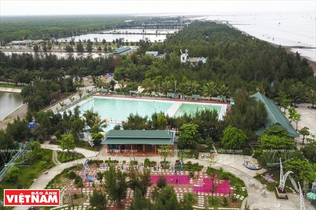 Una vista del complejo turístico ecológico Con Den desde arriba, uno de los sitios turísticos más populares de Thai Binh. (Foto: VNA)