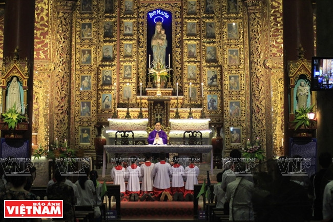 La Navidad se celebra anualmente en la catedral de Phat Diem. Foto: Tran Hieu