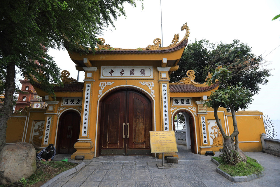 La puerta de la Pagoda Tran Quoc (Fuente: VNA)