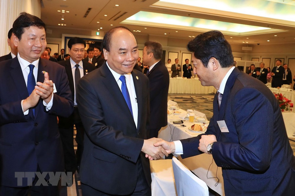El primer ministro de Vietnam, Nguyen Xuan Phuc, se reunió con representantes de empresas niponas de primera categoría en los sectores de infraestructura y finanzas, al margen de la décima Cumbre Mekong-Japón (Fuente: VNA)