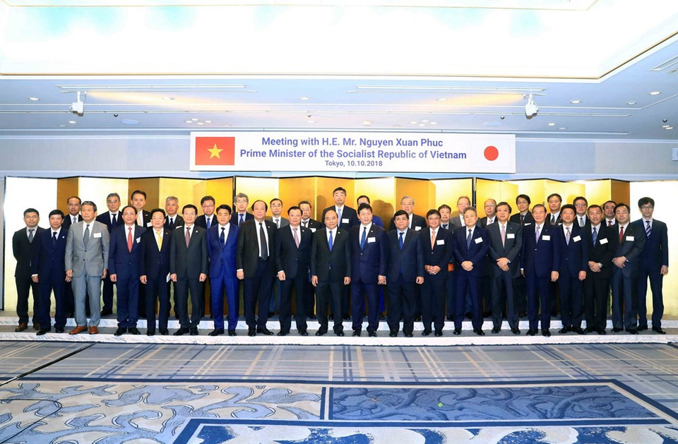 El primer ministro de Vietnam, Nguyen Xuan Phuc, se reunió con representantes de empresas niponas de primera categoría en los sectores de infraestructura y finanzas, al margen de la décima Cumbre Mekong-Japón (Fuente: VNA)