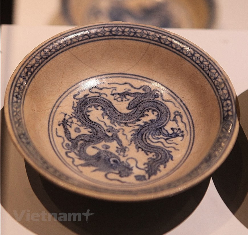 La imagen de un poderoso dragón- el poder divino, el símbolo del emperador- simboliza la posición única del rey y muestra el poder supremo del rey. (Foto: VNA)