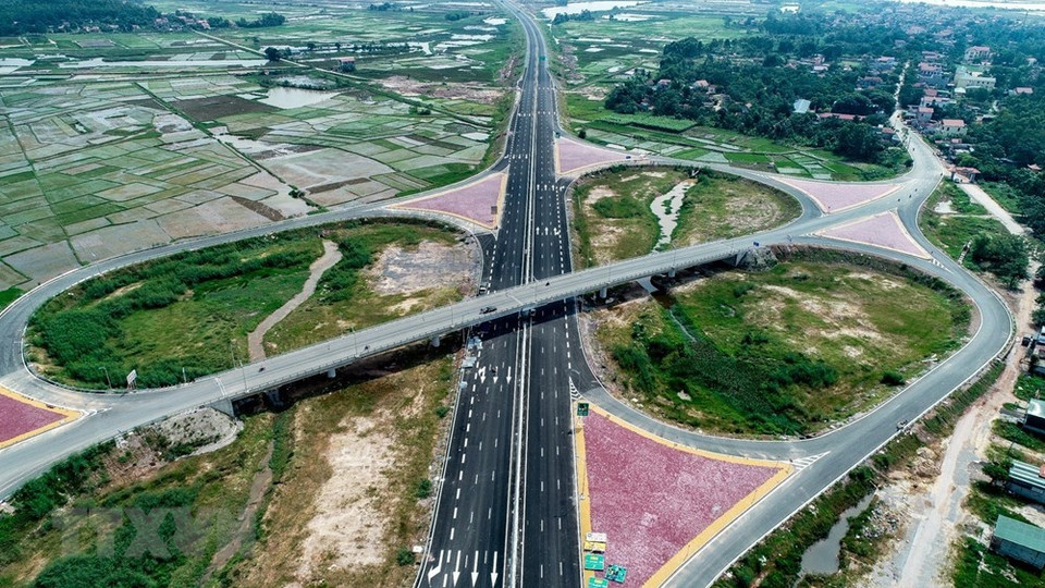 La autopista Ha Long-Hai Phong abrirá al tránsito oficialmente el primero de septiembre. (Fuente: VNA)