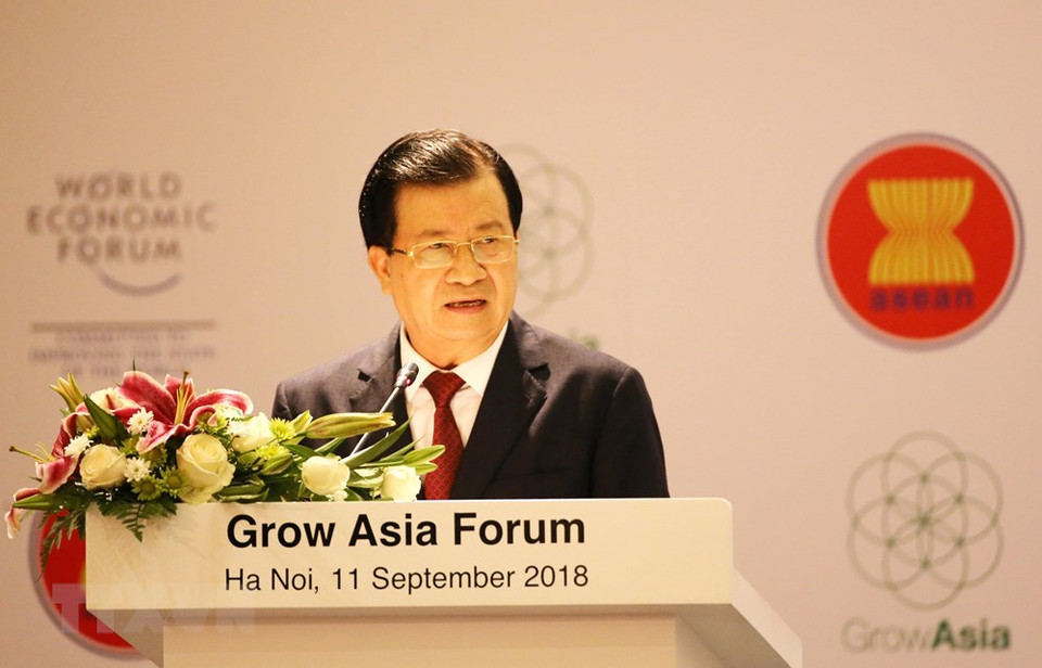 El viceprimer ministro Trinh Dinh Dung interviene en el Foro (Fuente: VNA)